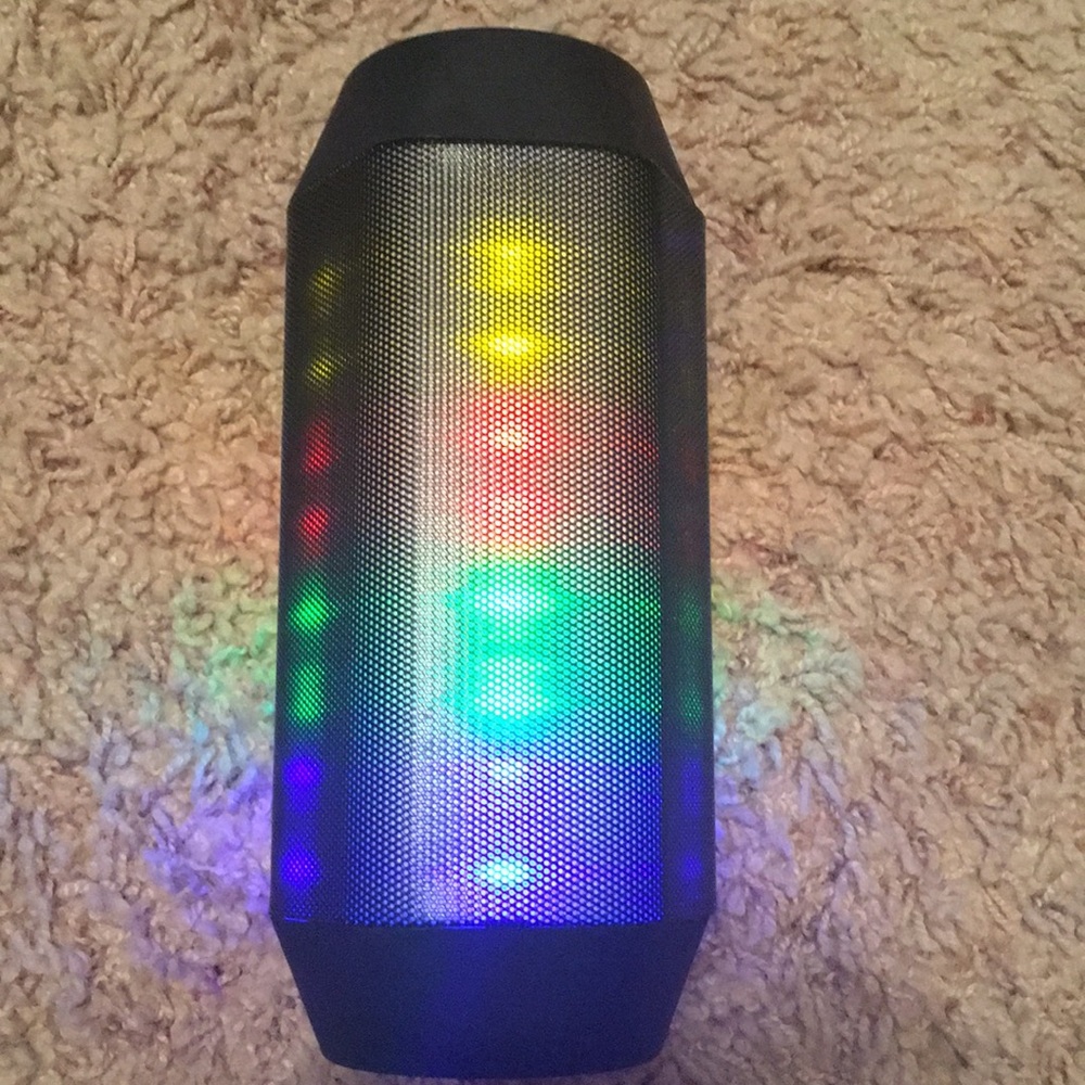 Authentic MultiTech Audio Power Pulse LED Speaker - Picture 6 of 6